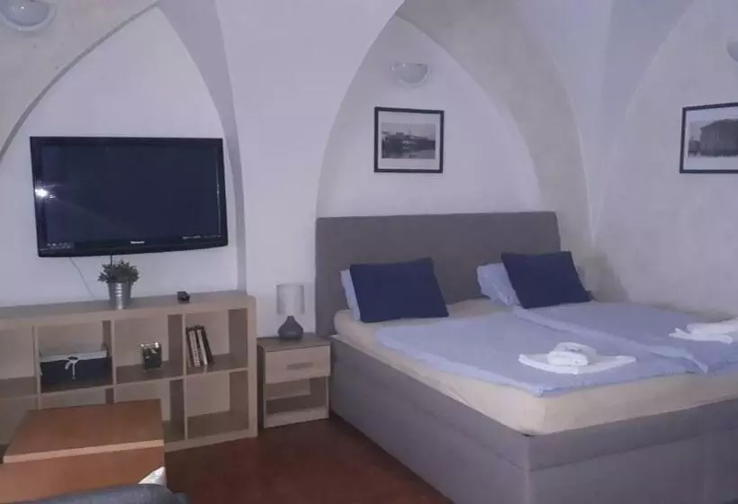 Majatalo Penzion A Restaurace Modrá Růže Tábor