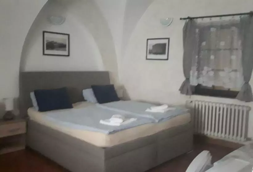 Majatalo Penzion A Restaurace Modrá Růže Tábor