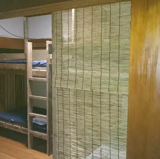 Retkeilymaja Tebiro Beachbackpackers