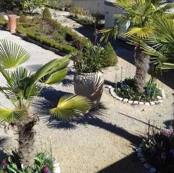 ベッドアンドブレックファースト La Table De Pierre