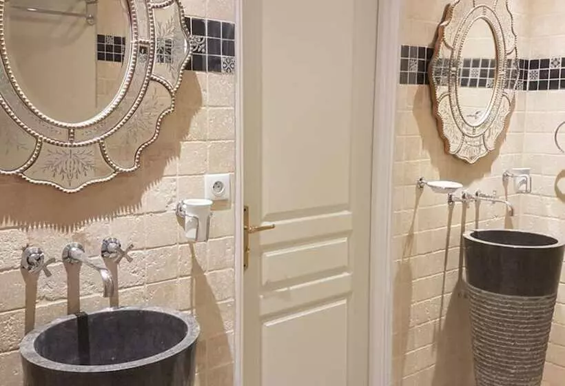 ベッドアンドブレックファースト La Table De Pierre