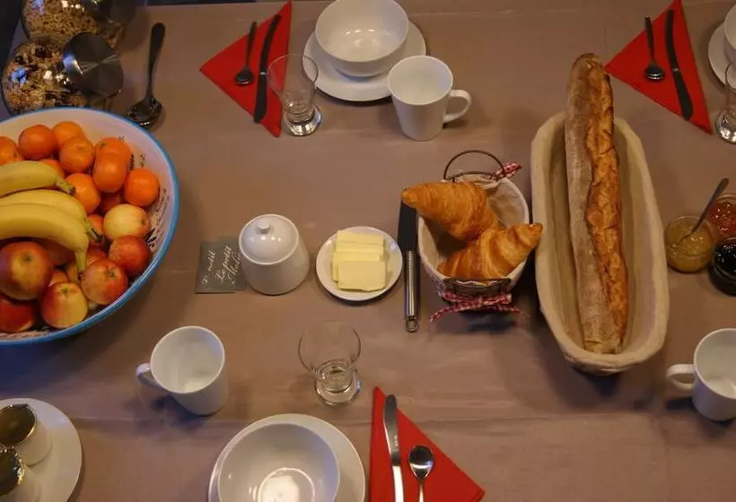 ベッドアンドブレックファースト Le Petit Molière