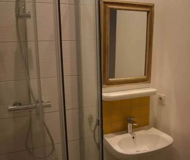 ベッドアンドブレックファースト Le Petit Molière