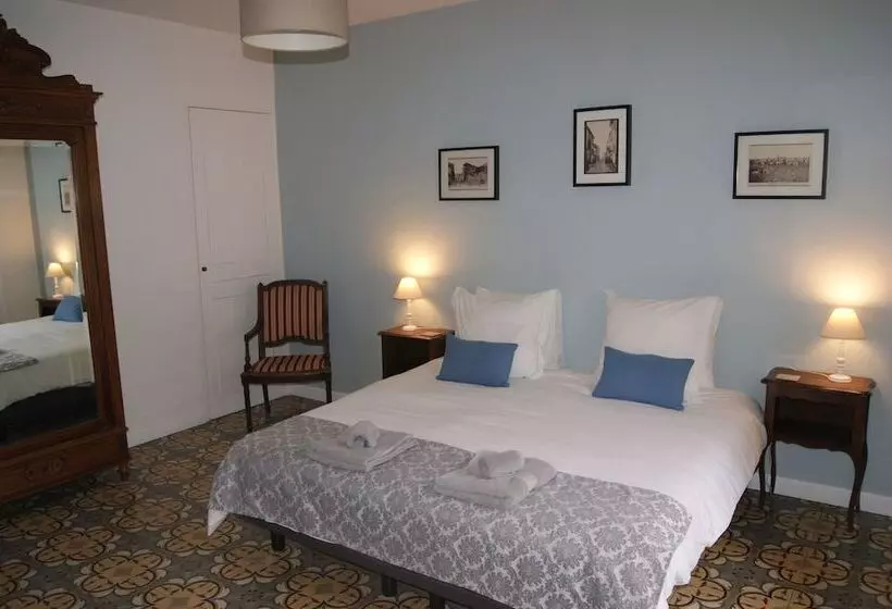 ベッドアンドブレックファースト Le Petit Molière