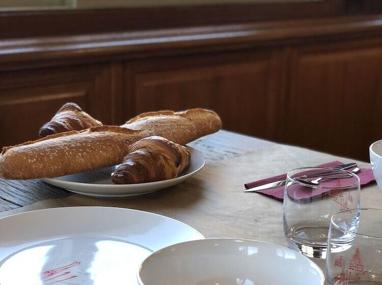 ホテル Hôtel Génépi