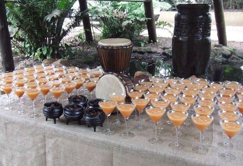 Отель Inkwenkwezi Private Game Reserve