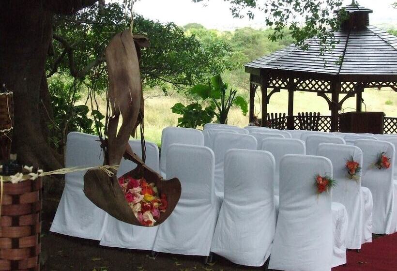 Отель Inkwenkwezi Private Game Reserve