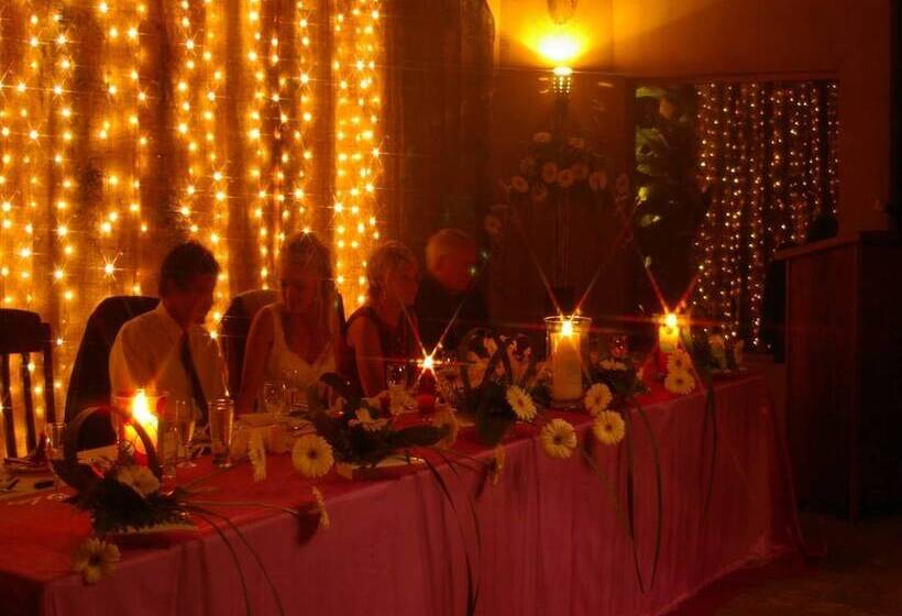 Отель Inkwenkwezi Private Game Reserve