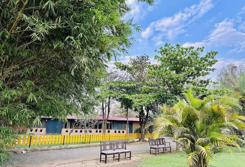 Hotelli Karhandla Farm And Resort