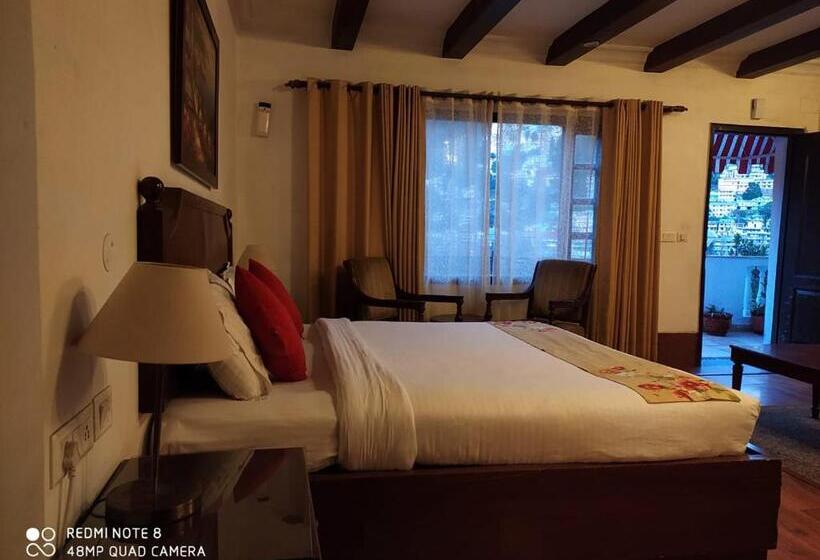 فندق Manu Maharani Regency