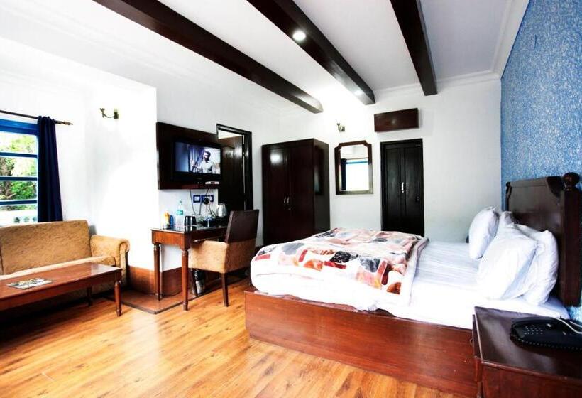 فندق Manu Maharani Regency