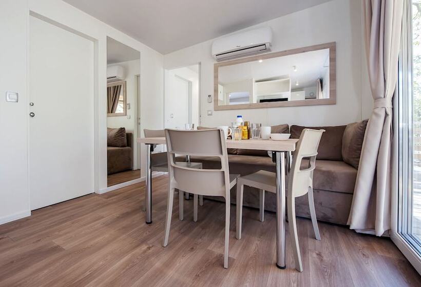 Отель Mediteran Kamp Mobile Homes In Camping Lanterna