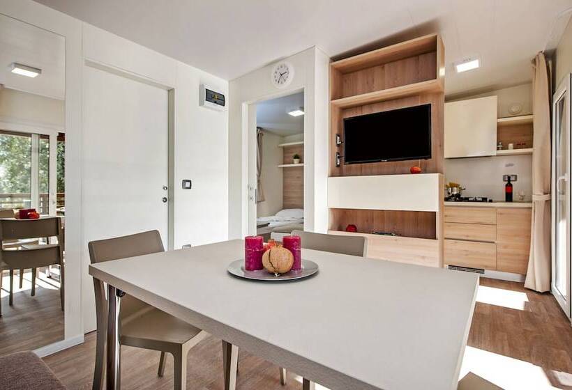 Отель Mediteran Kamp Mobile Homes In Camping Lanterna