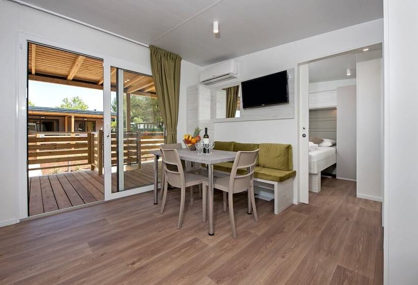 Отель Mediteran Kamp Mobile Homes In Camping Lanterna