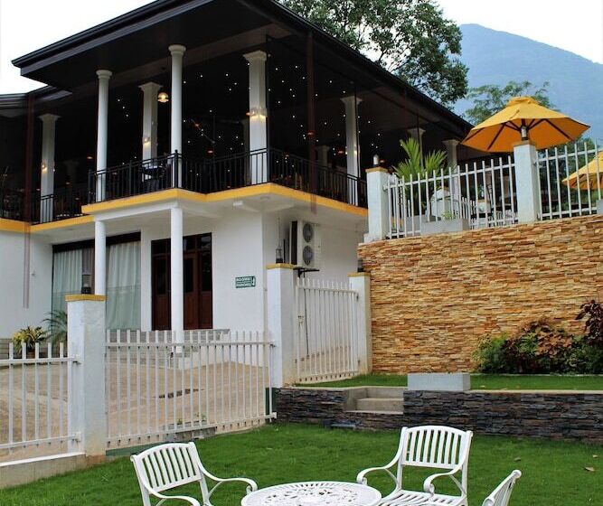 Hotel Mounts Edge Regency