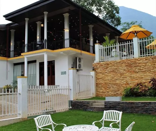 Hotel Mounts Edge Regency