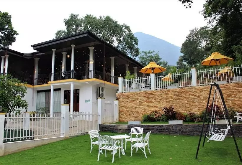 Hotel Mounts Edge Regency