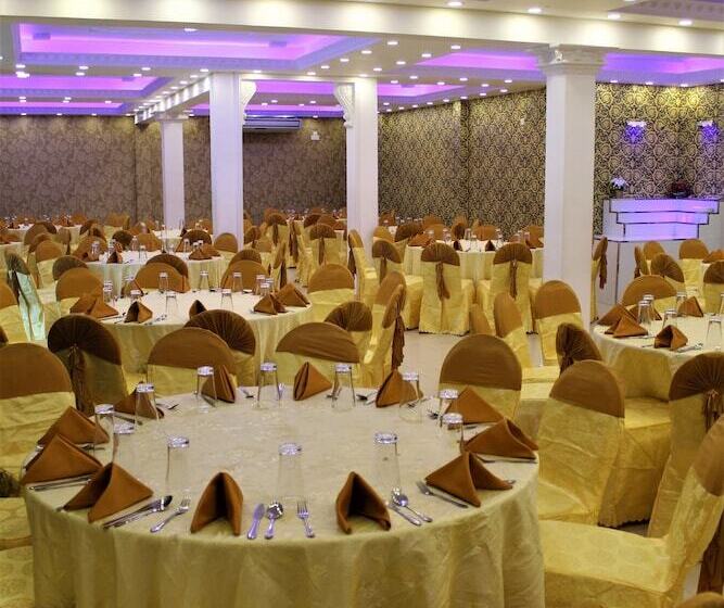 Hotel Mounts Edge Regency