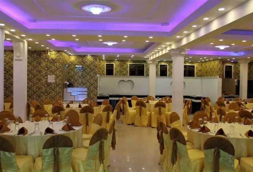 Hotel Mounts Edge Regency