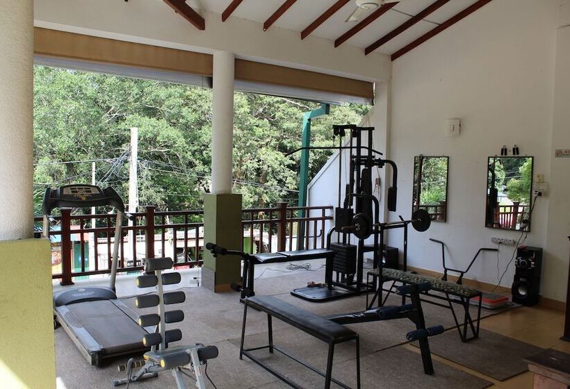 Hotel Mounts Edge Regency