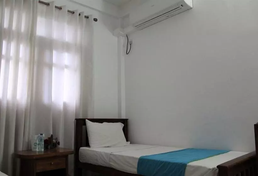 Hotel Mounts Edge Regency