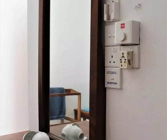 Hotel Mounts Edge Regency