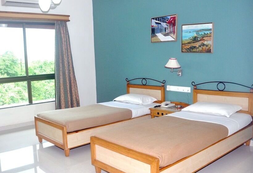 Hotel Neelams Countryside