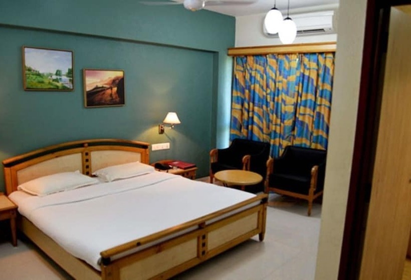 Hotel Neelams Countryside