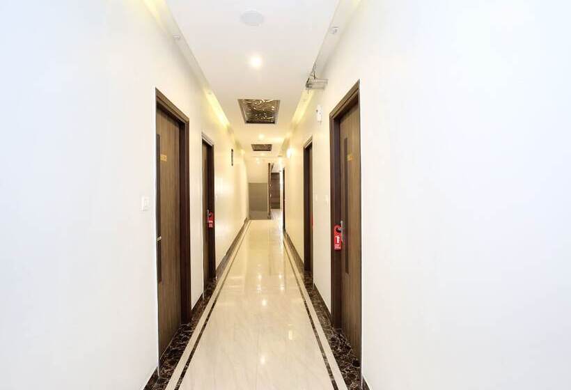 Hotel Oyo 14981  Royal Mjs