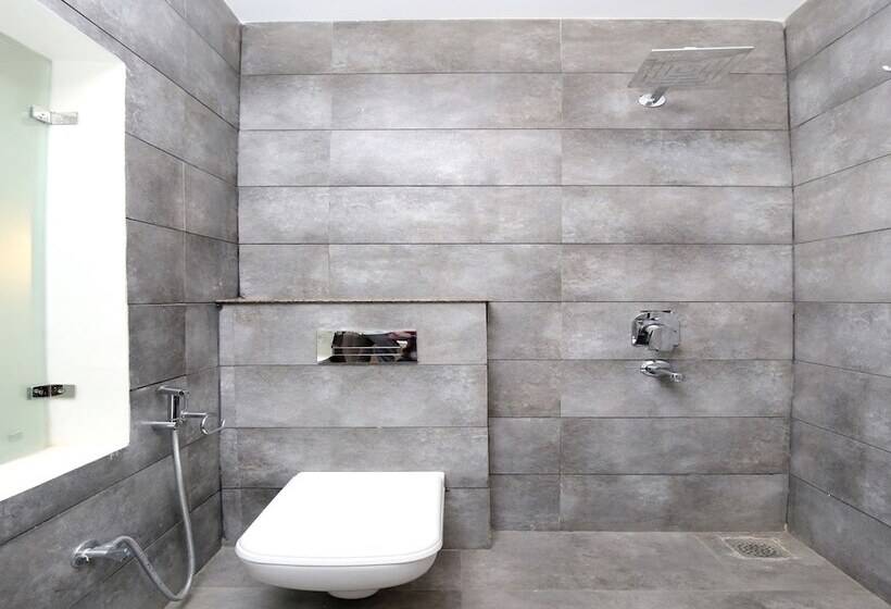 Hotel Oyo 14981  Royal Mjs