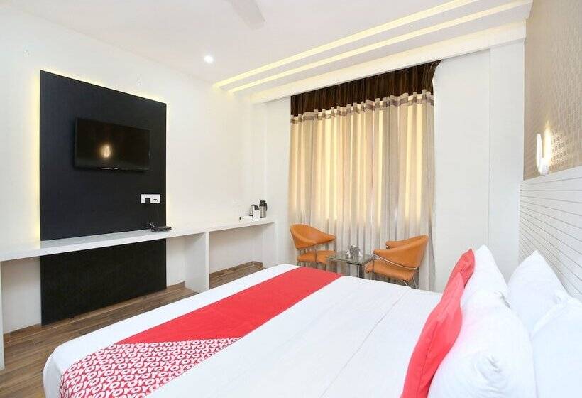 Hotel Oyo 14981  Royal Mjs