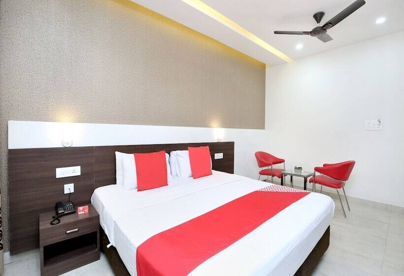 Hotel Oyo 14981  Royal Mjs