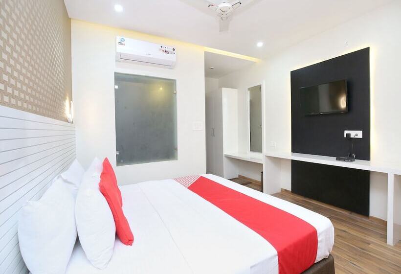 Hotel Oyo 14981  Royal Mjs