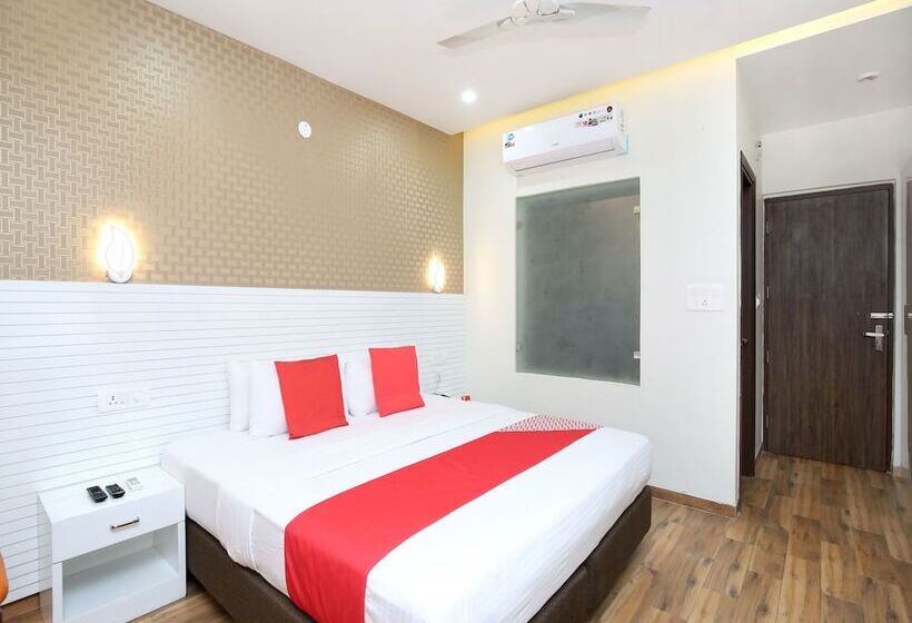 Hotel Oyo 14981  Royal Mjs