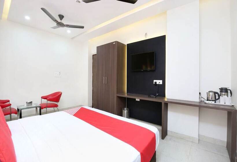 Hotel Oyo 14981  Royal Mjs