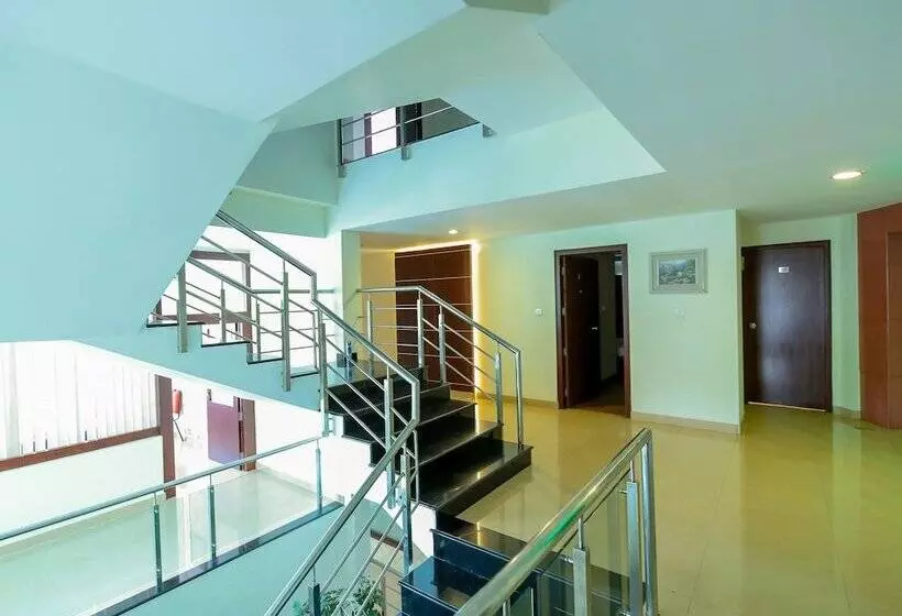 هتل Oyo 22050 Aramana