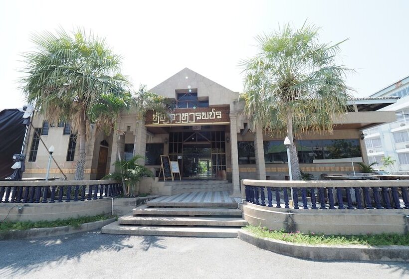 Pachara Hotel And Restaurant