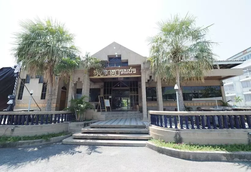 Pachara Hotel And Restaurant