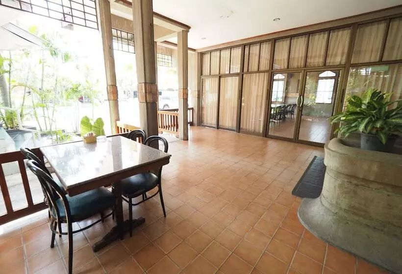 Pachara Hotel And Restaurant