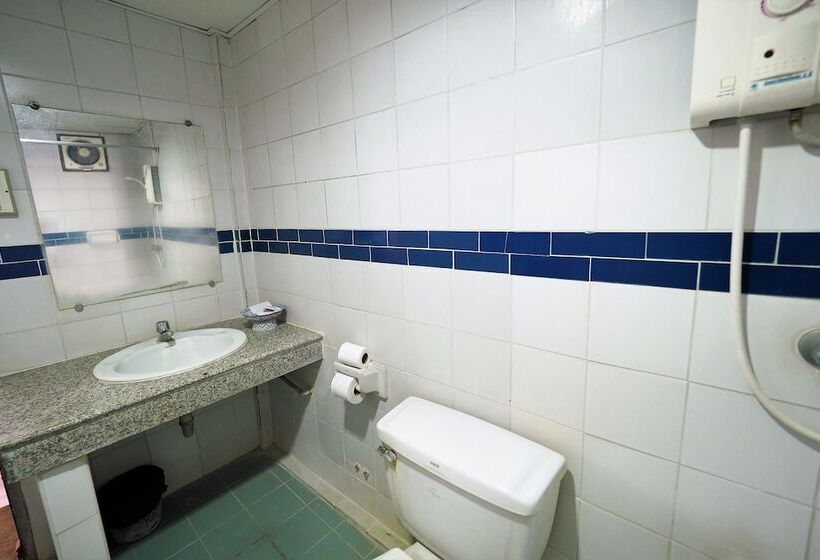 Pachara Hotel And Restaurant