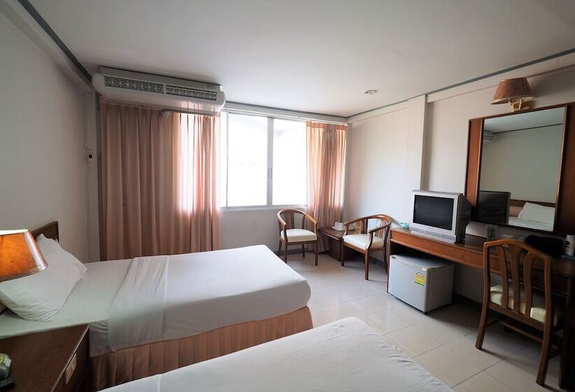 Pachara Hotel And Restaurant