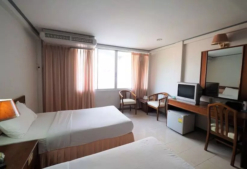 Pachara Hotel And Restaurant