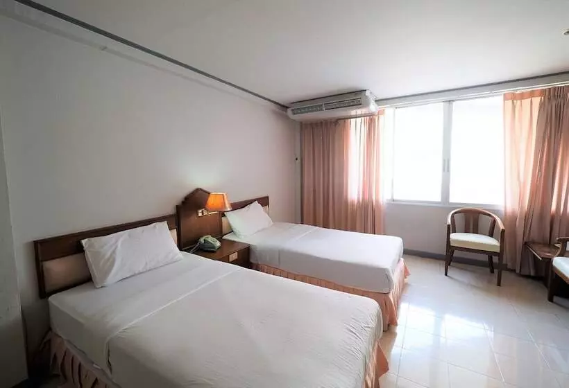 Pachara Hotel And Restaurant