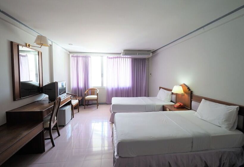 Pachara Hotel And Restaurant