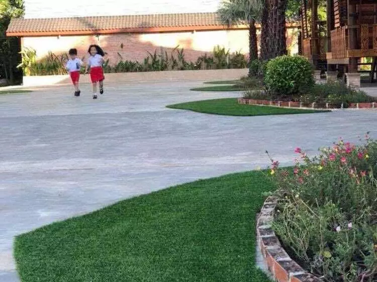 Hotelli Pobruk Resort