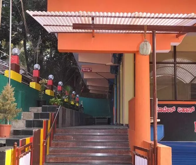 ホテル Sahana Palace