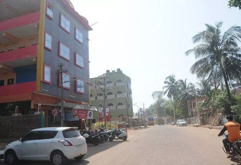 ホテル Sahana Palace