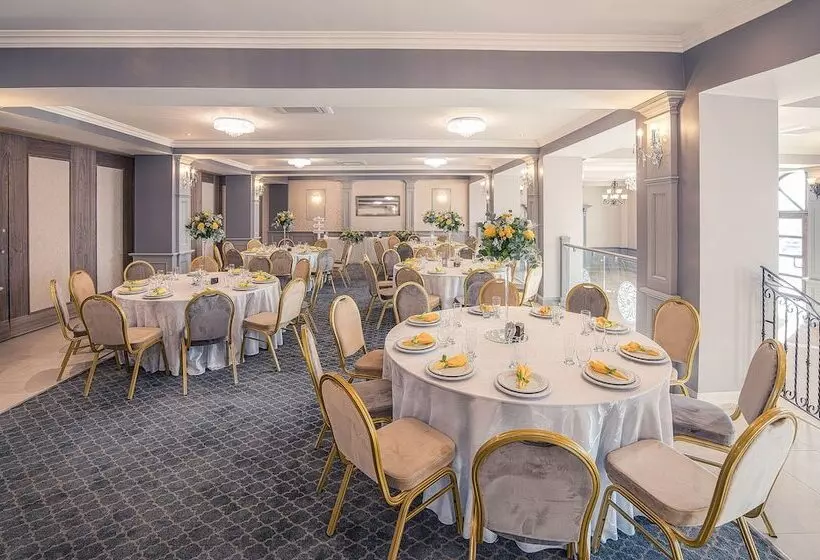 Hotelli The Frontier