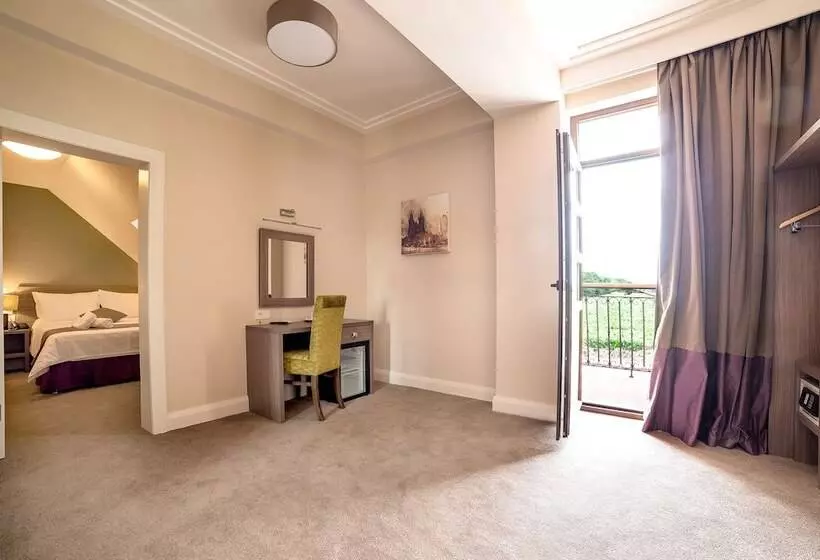 Hotelli The Frontier