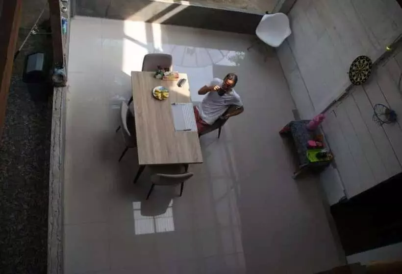 Mentawai Bagus   Hostel